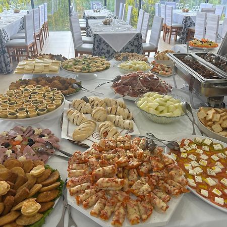 Restaurante Residencial Pizzaria S. Estevao Aguiar da Beira Esterno foto
