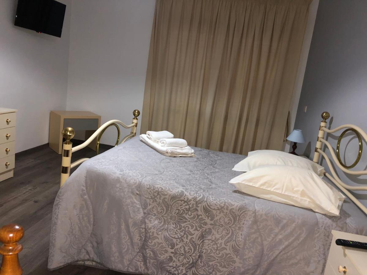 Restaurante Residencial Pizzaria S. Estevao Aguiar da Beira Esterno foto
